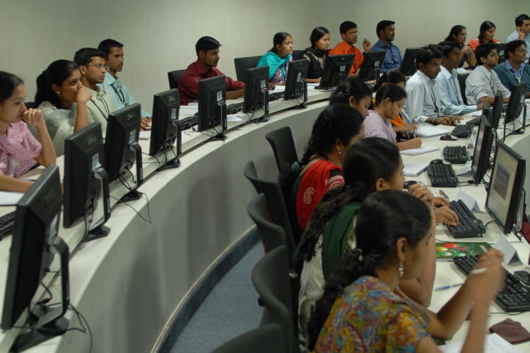 Facebook se asocia con startup de educación India unacademy