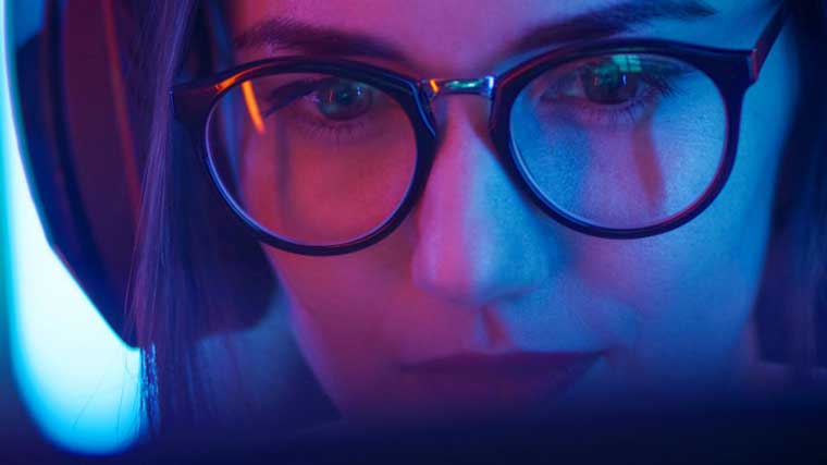 ¿Vale la pena comprar lentes con filtro de luz azul?